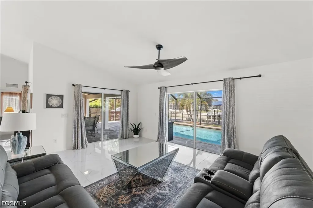 126 SE 15th Place Cape Coral FL 33990