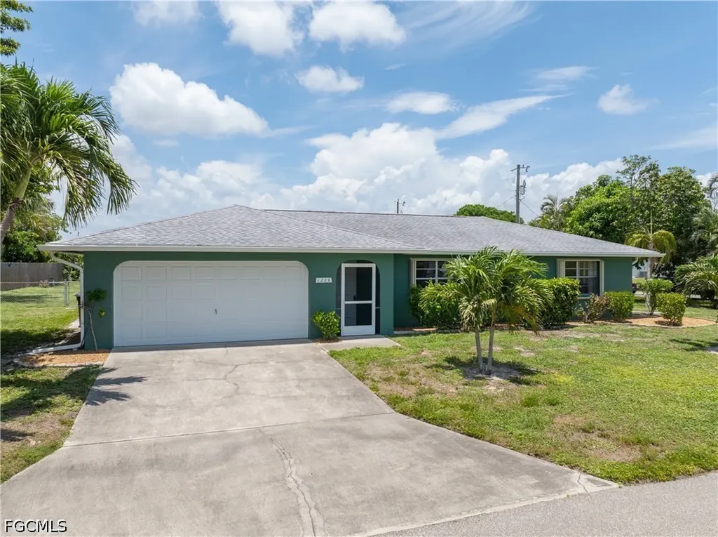 1209 SE 12th Street Cape Coral FL 33990