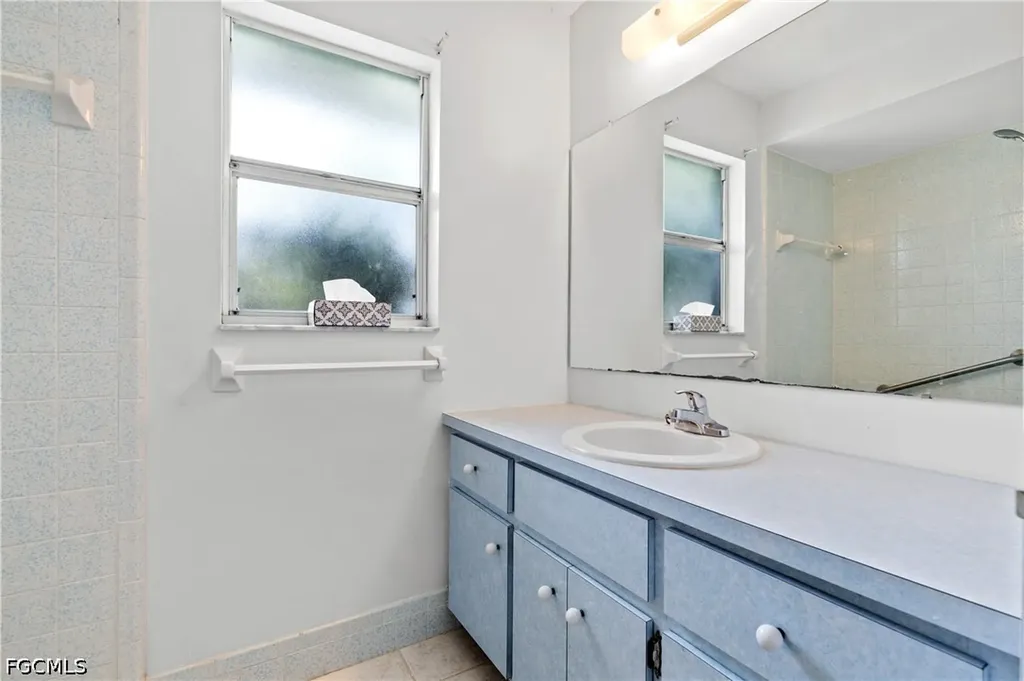 1209 SE 12th Street Cape Coral FL 33990