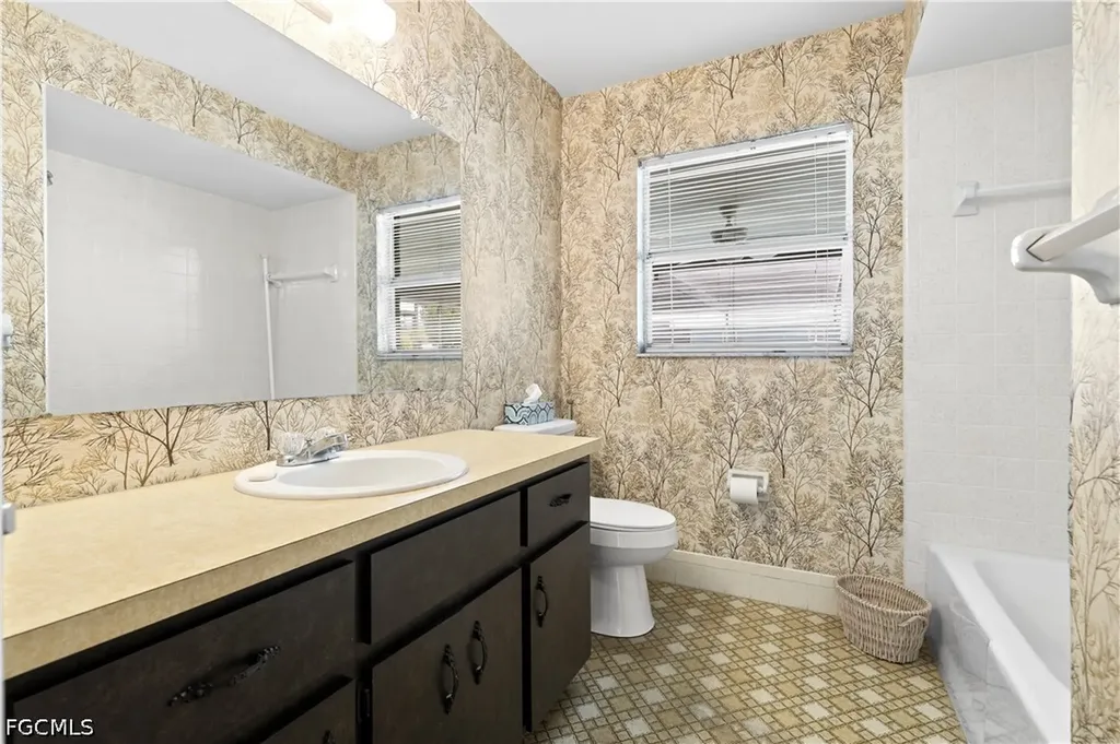 1209 SE 12th Street Cape Coral FL 33990