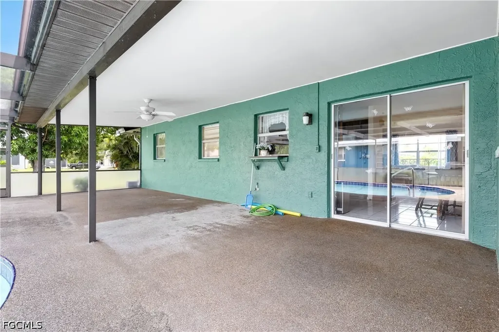 1209 SE 12th Street Cape Coral FL 33990