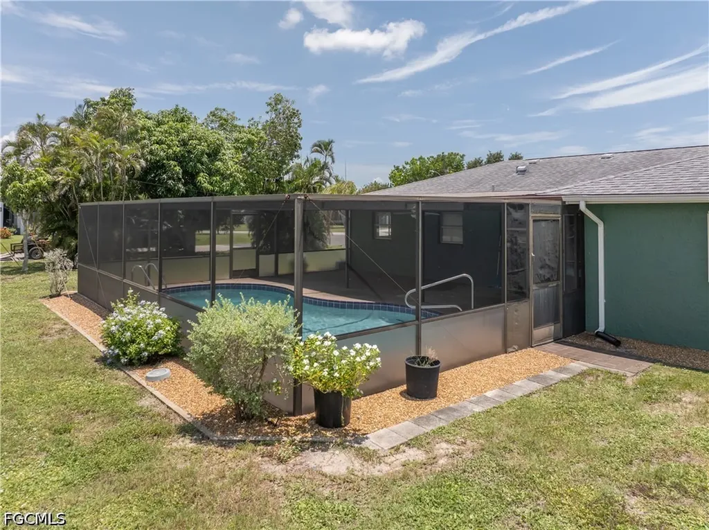 1209 SE 12th Street Cape Coral FL 33990