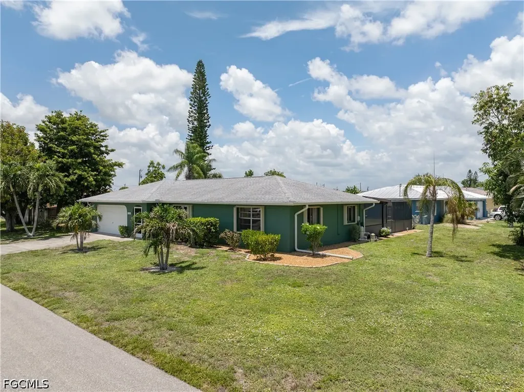 1209 SE 12th Street Cape Coral FL 33990
