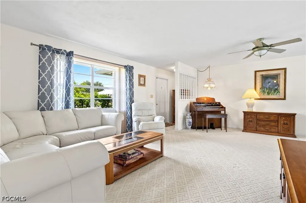 1209 SE 12th Street Cape Coral FL 33990