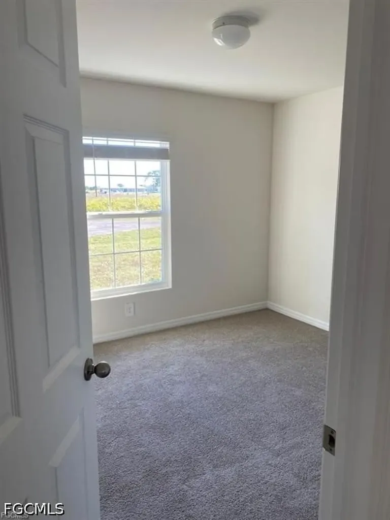 9013, Fl 3 Ike Court Labelle FL 33935