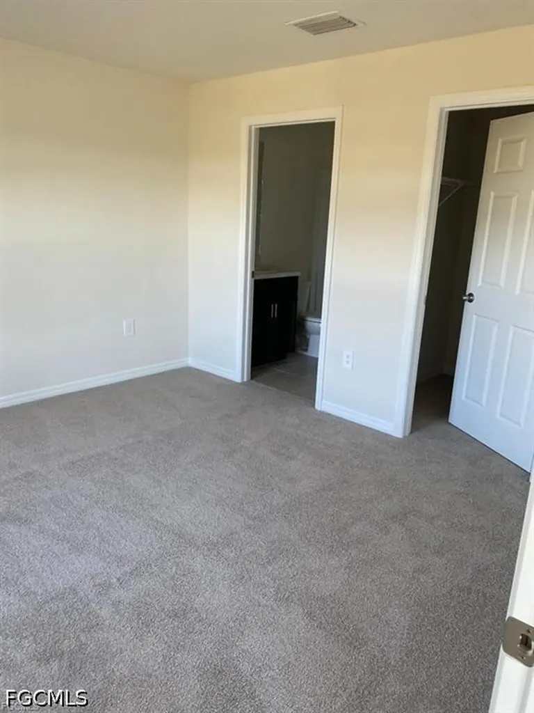 9013, Fl 3 Ike Court Labelle FL 33935