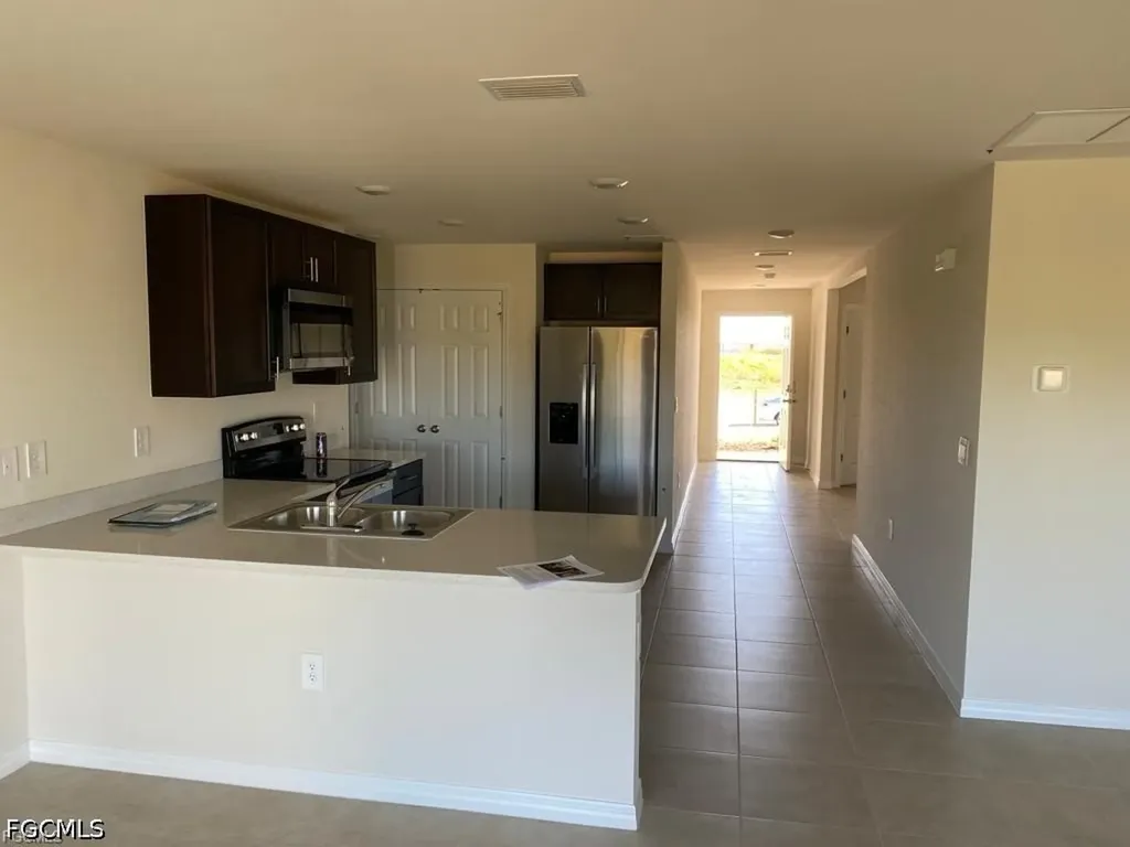 9013, Fl 3 Ike Court Labelle FL 33935