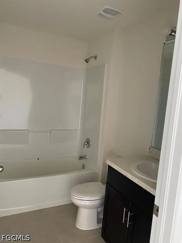 9013, Fl 3 Ike Court Labelle FL 33935