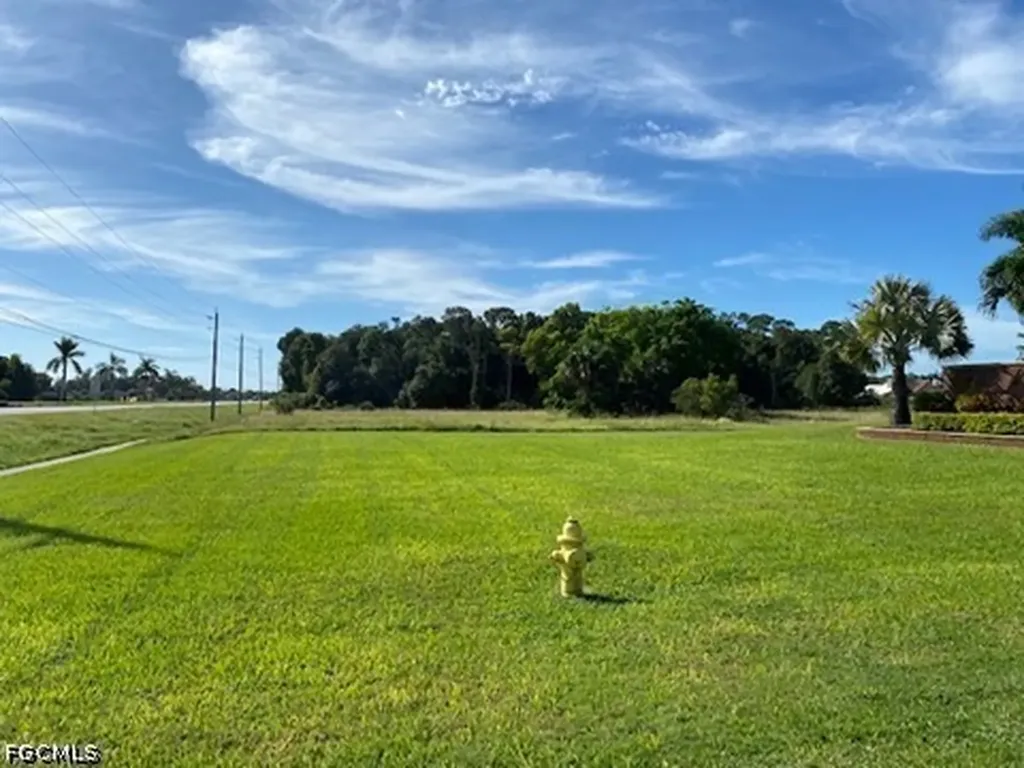 Access Undetermined Us 41 Fort Myers FL 33908