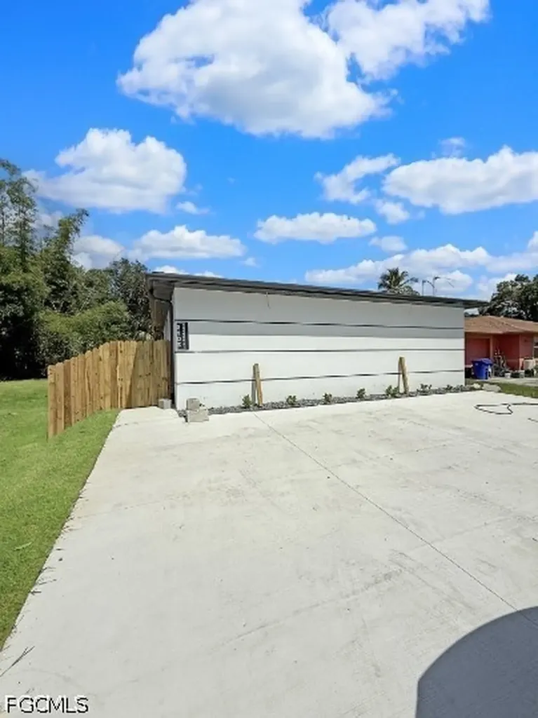 2103 French Street Fort Myers FL 33916