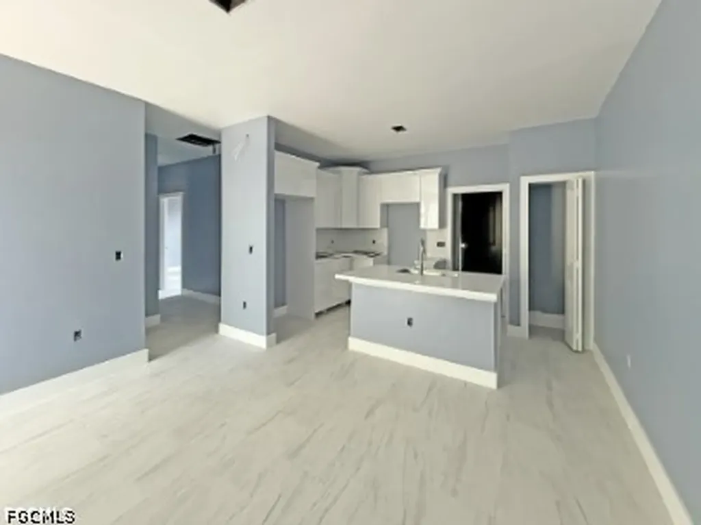 2103 French Street Fort Myers FL 33916