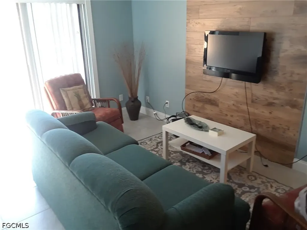 5305 Summerlin Road Fort Myers FL 33919
