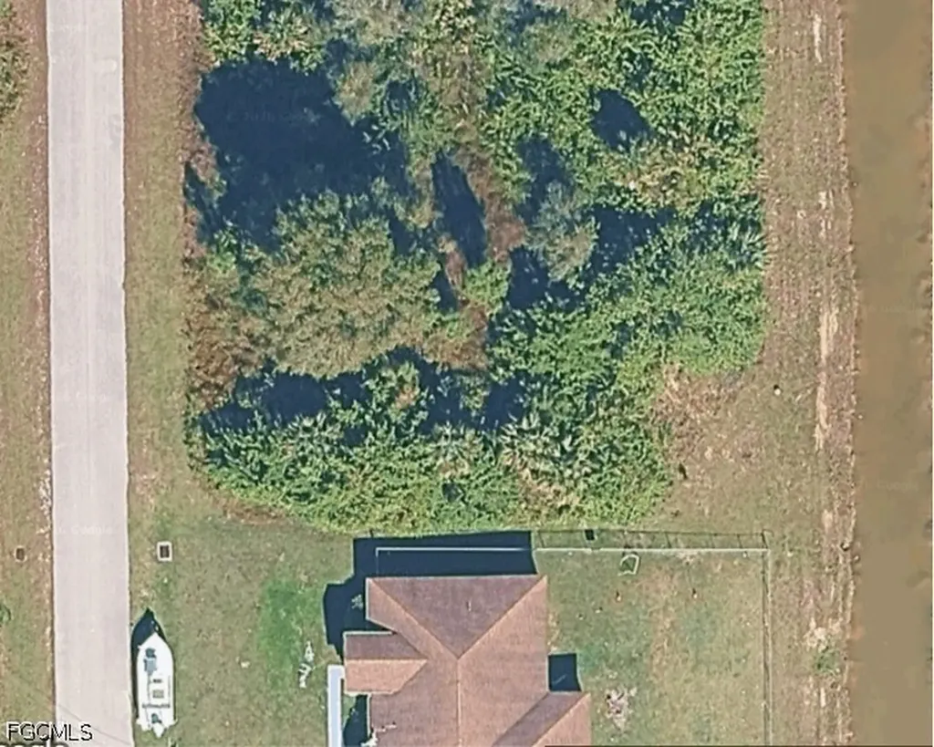 323 Lubdel Avenue S Lehigh Acres FL 33974