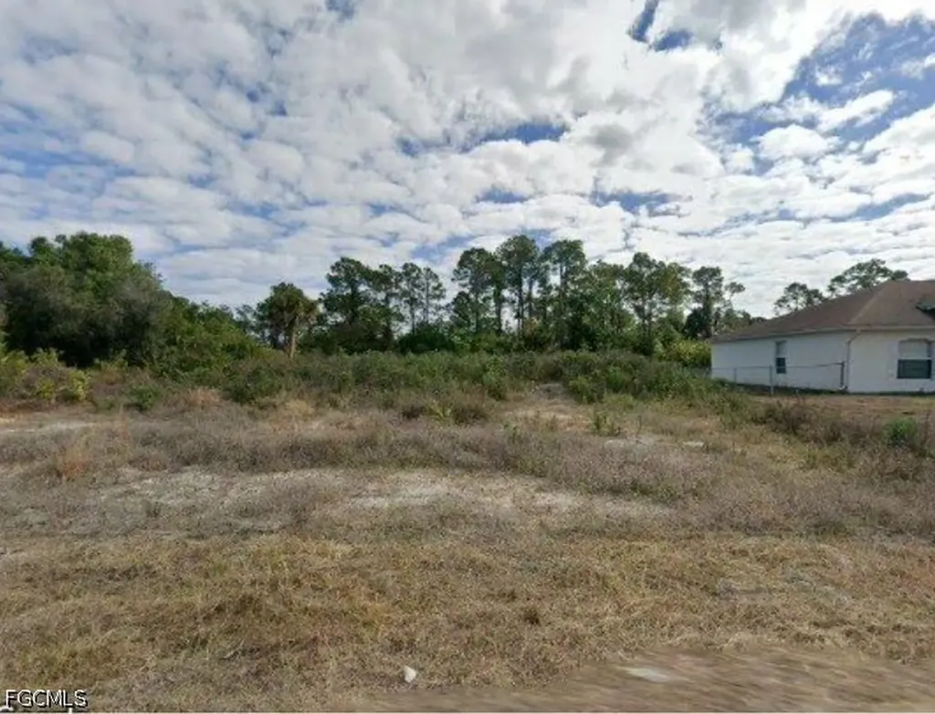 323 Lubdel Avenue S Lehigh Acres FL 33974