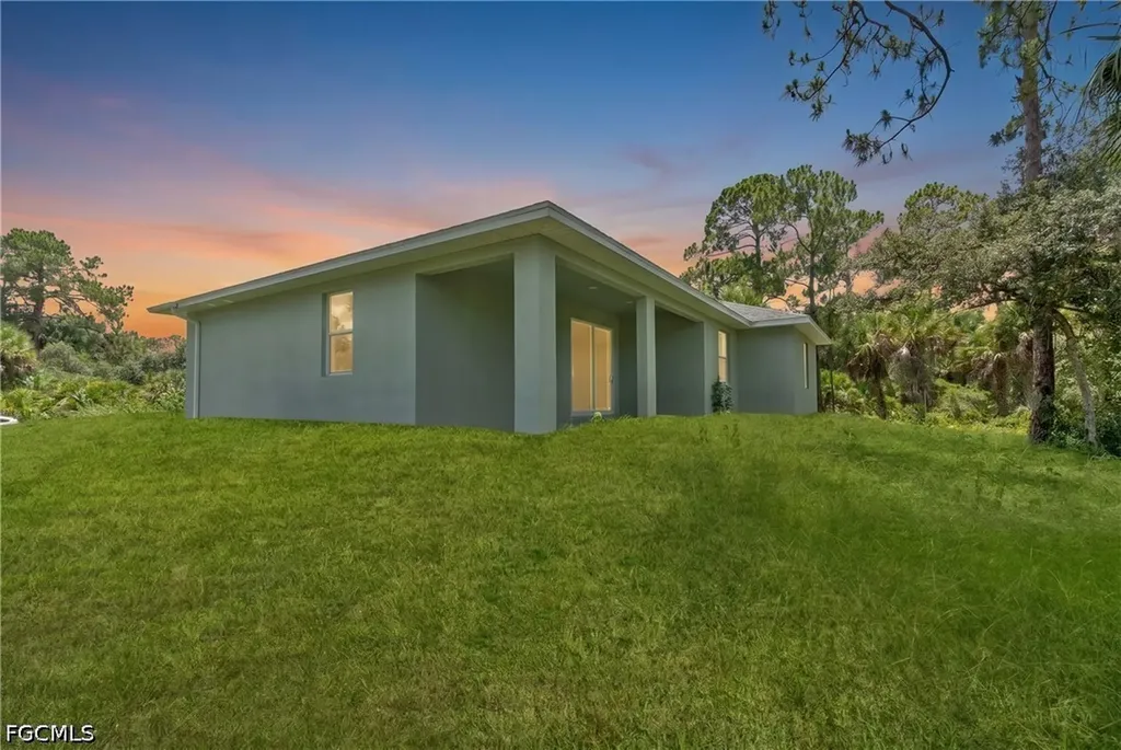 208 Clover Avenue Labelle FL 33935