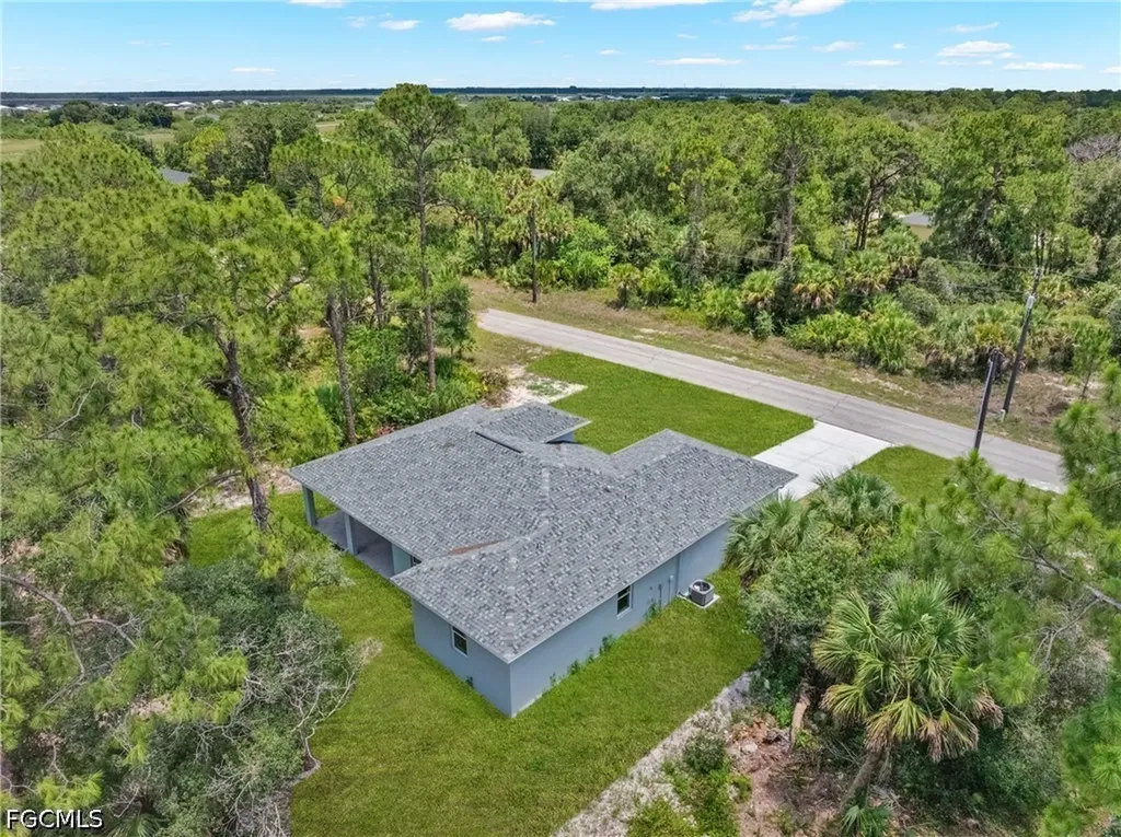 208 Clover Avenue Labelle FL 33935