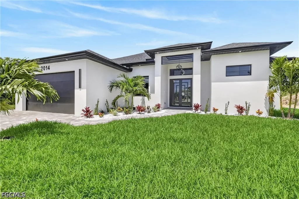 2014 SW 8th Place Cape Coral FL 33991