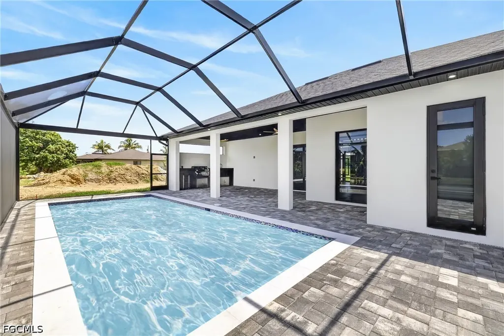 2014 SW 8th Place Cape Coral FL 33991