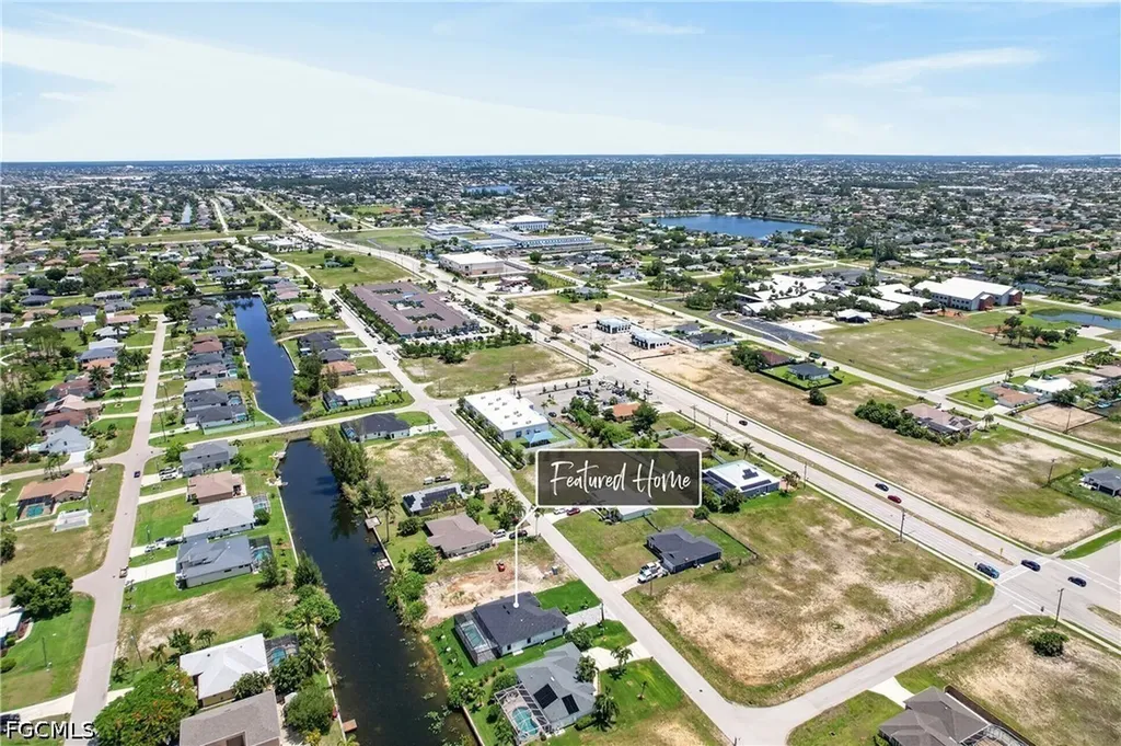 2014 SW 8th Place Cape Coral FL 33991