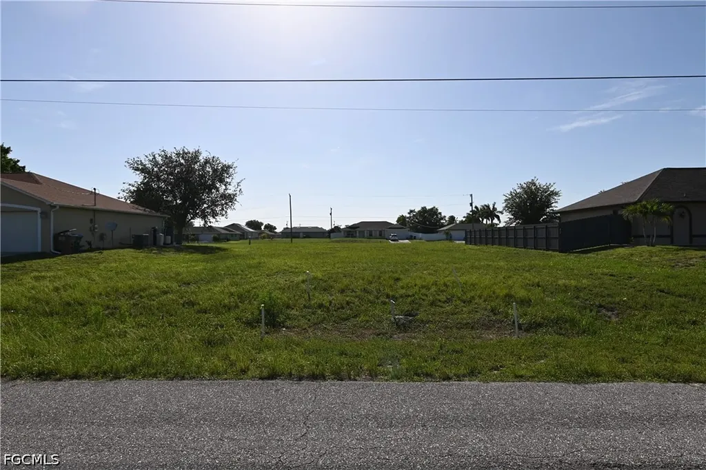 1701 NE 6th Place Cape Coral FL 33909