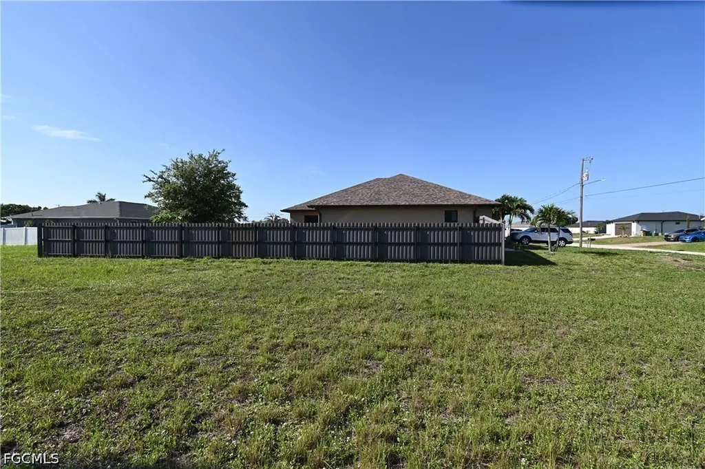 1701 NE 6th Place Cape Coral FL 33909