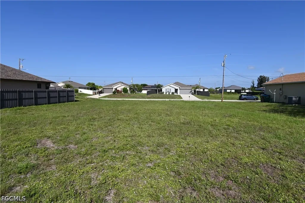 1701 NE 6th Place Cape Coral FL 33909