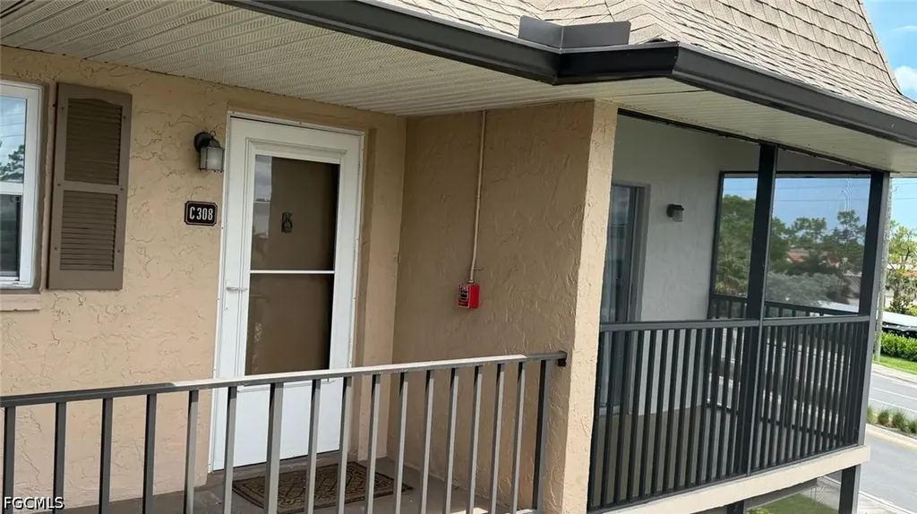 5467 Rattlesnake Hamm Road Naples FL 34113
