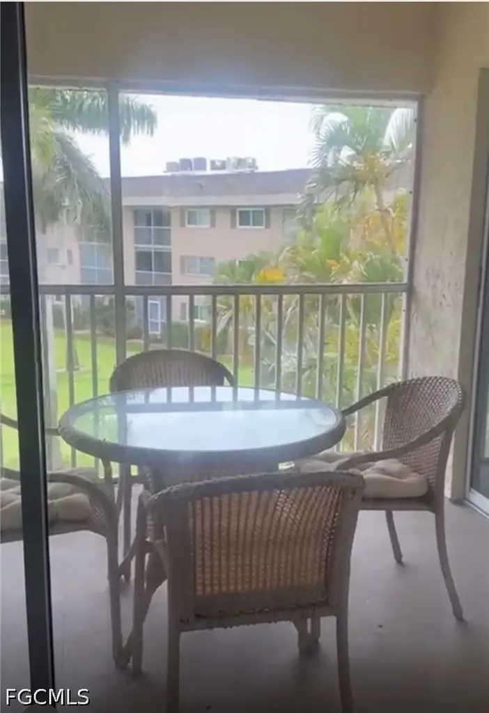 5467 Rattlesnake Hamm Road Naples FL 34113