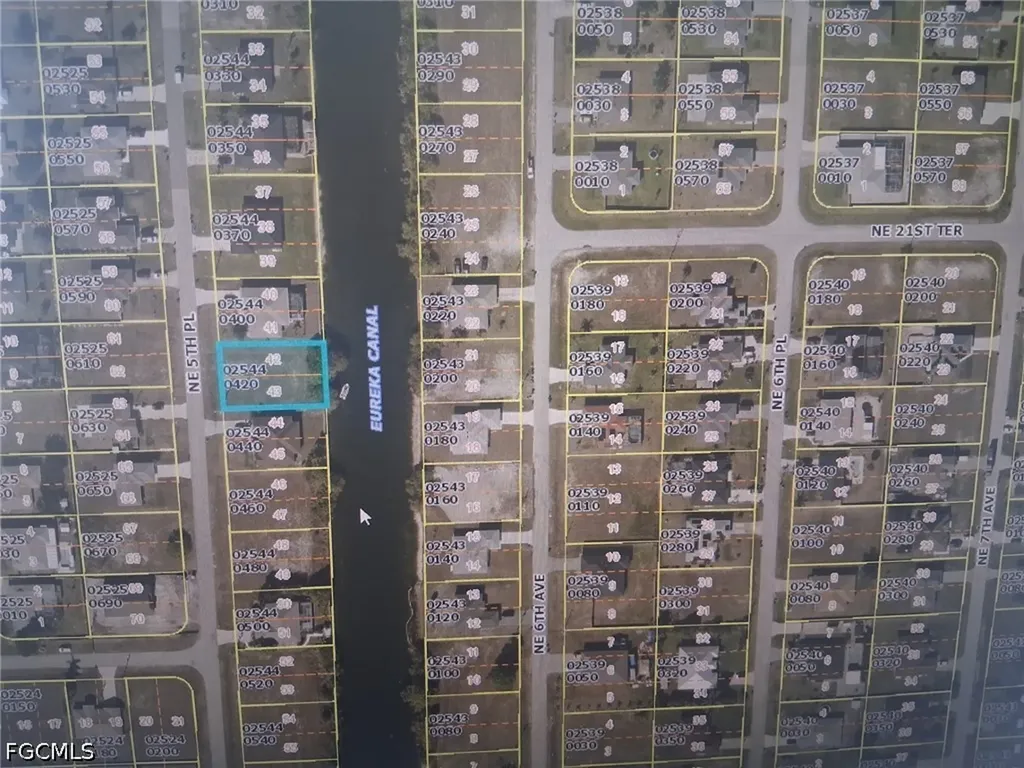 2033 NE 5th Place Cape Coral FL 33909