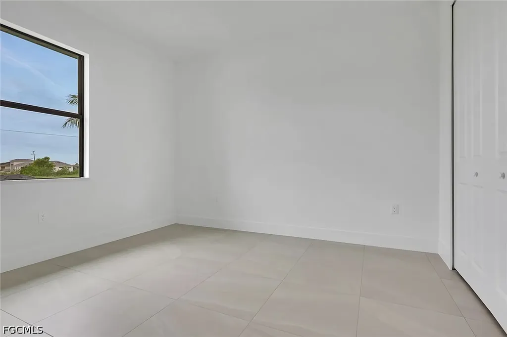 1412 NE 2nd Place Cape Coral FL 33909