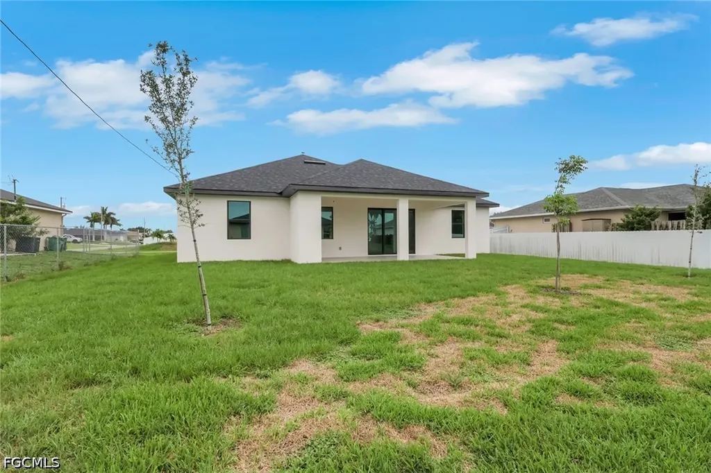 1412 NE 2nd Place Cape Coral FL 33909