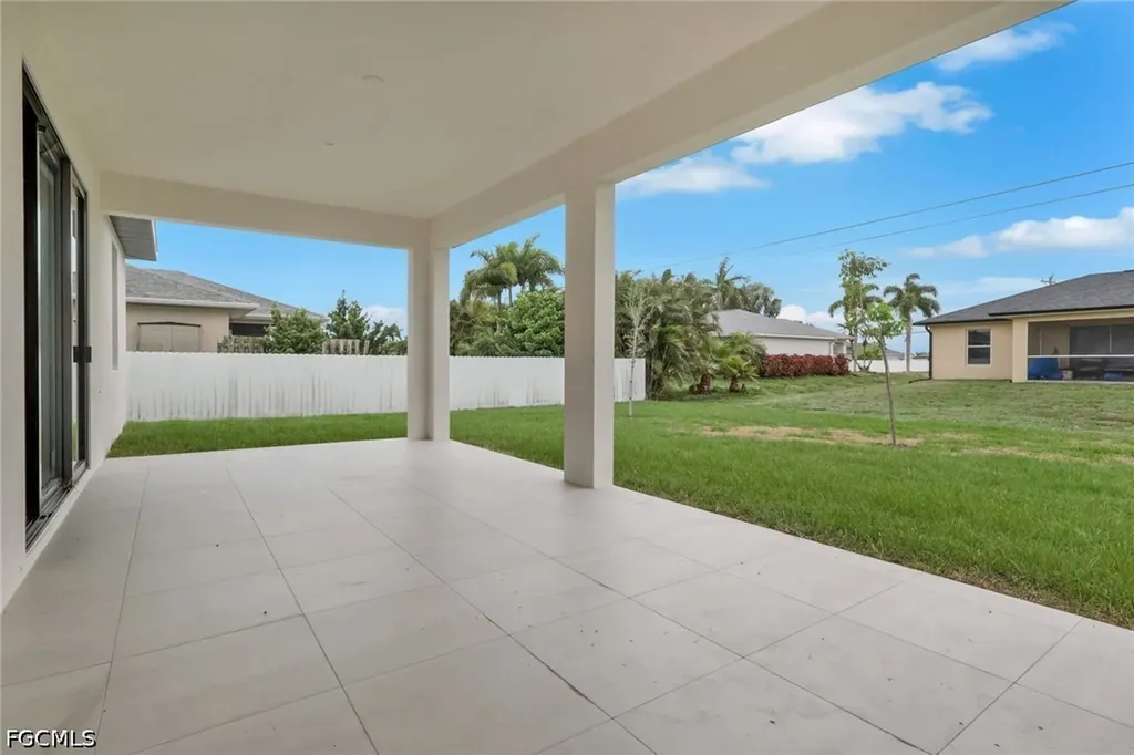 1412 NE 2nd Place Cape Coral FL 33909