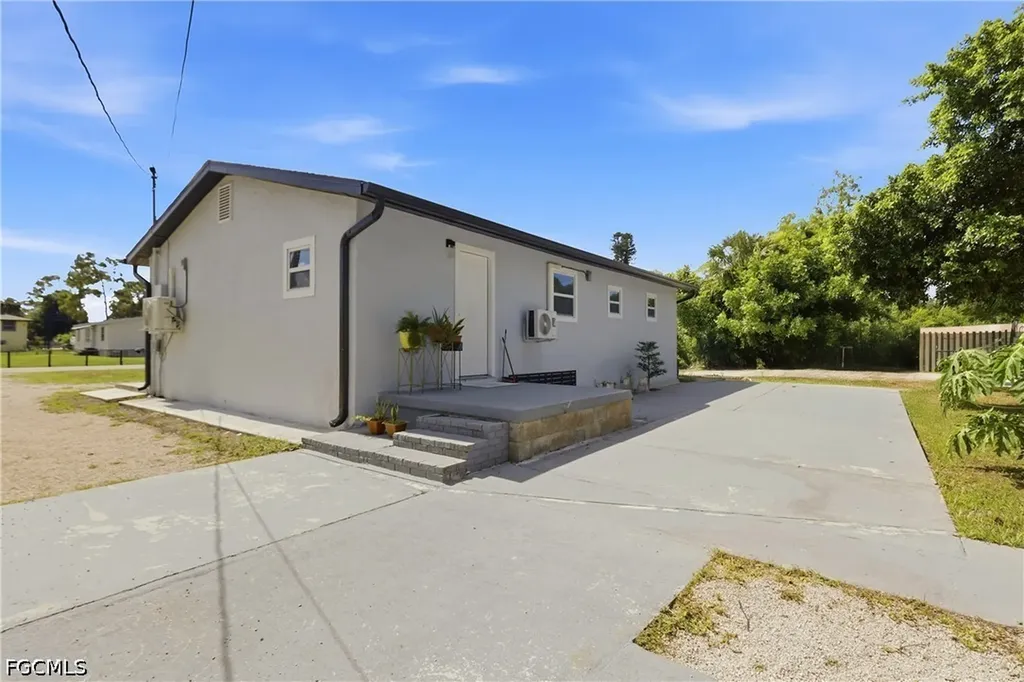 8338 Mcdaniel Drive North Fort Myers FL 33917