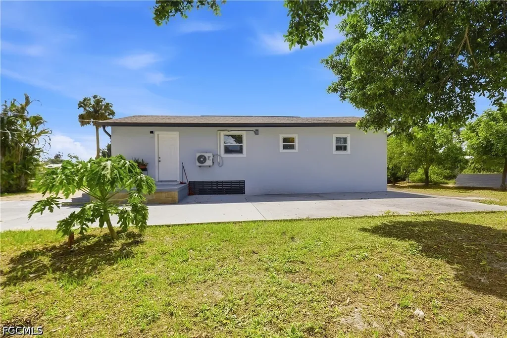 8338 Mcdaniel Drive North Fort Myers FL 33917