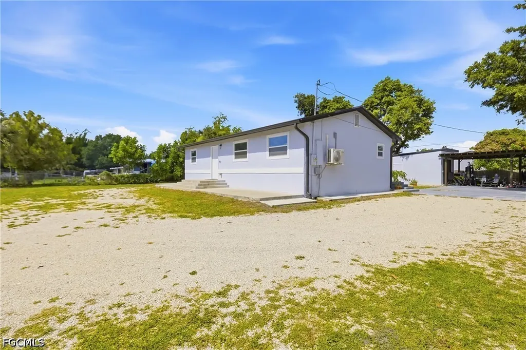8338 Mcdaniel Drive North Fort Myers FL 33917