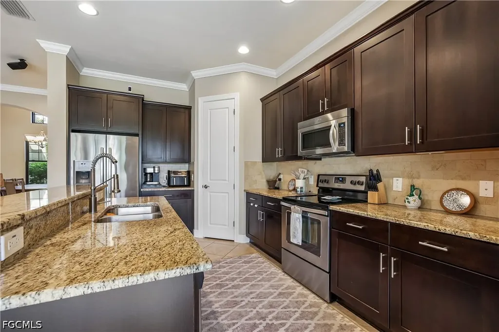 10100 Belcrest Boulevard Fort Myers FL 33913