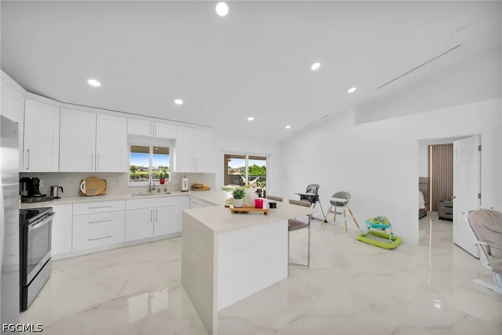 512 NW 24th Avenue Cape Coral FL 33993