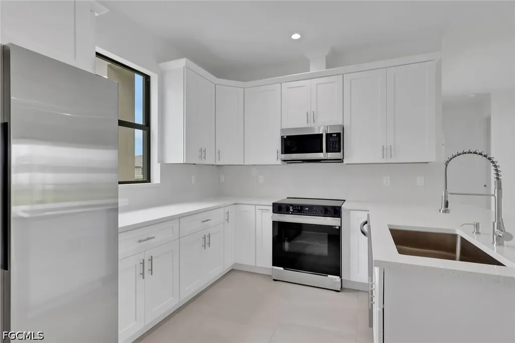 2208 NE 9th Avenue Cape Coral FL 33909