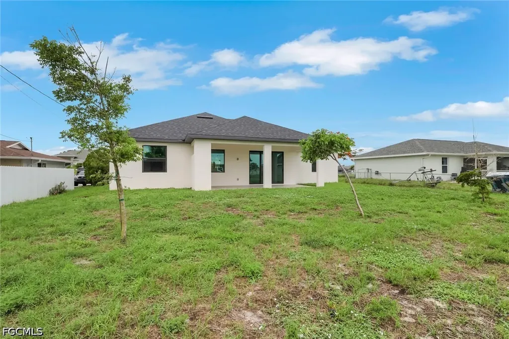 2208 NE 9th Avenue Cape Coral FL 33909