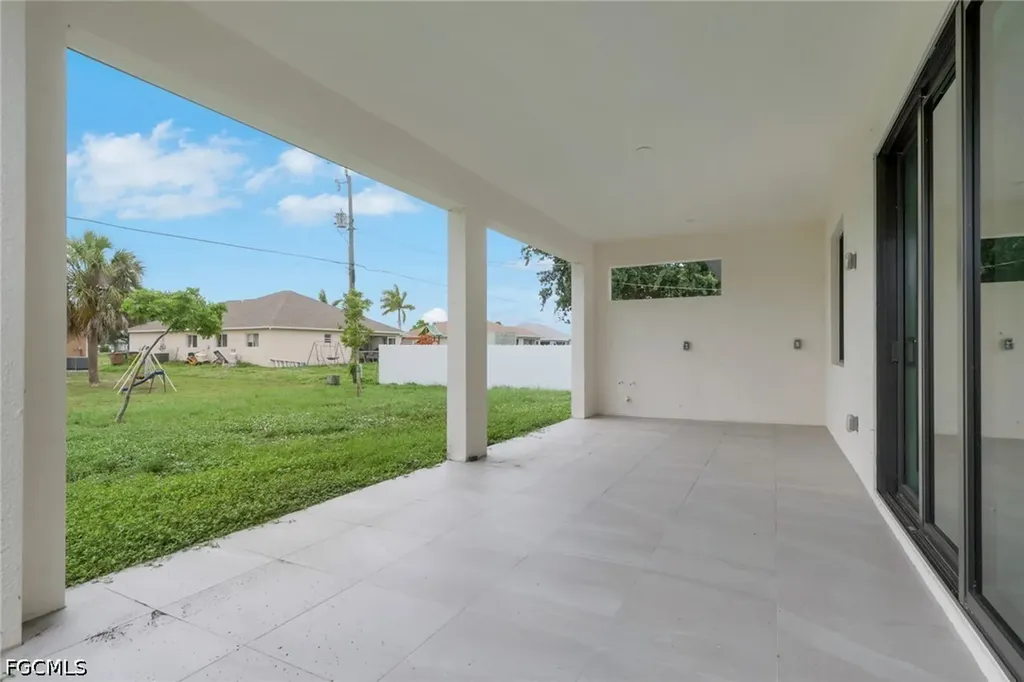 2208 NE 9th Avenue Cape Coral FL 33909