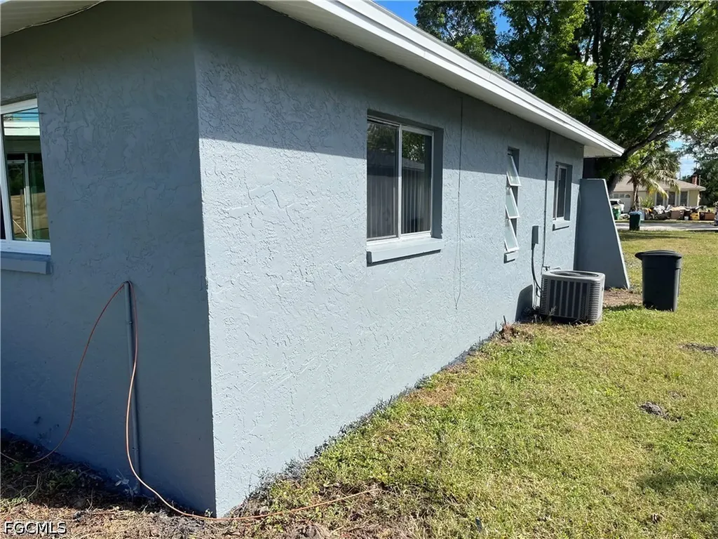1312 SE 24th Avenue Cape Coral FL 33990