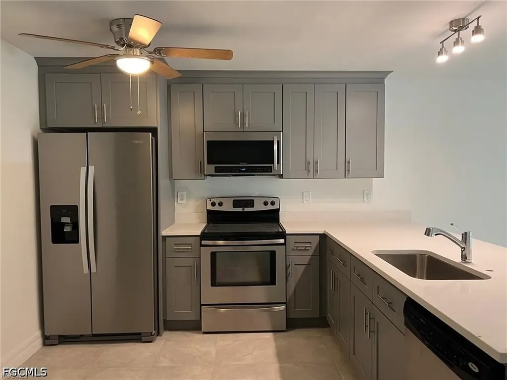 6064 Laurelwood Drive Fort Myers FL 33905