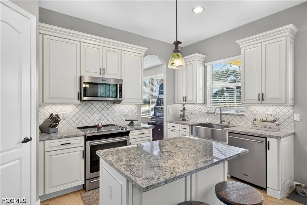 2659 Amber Lake Drive Cape Coral FL 33909