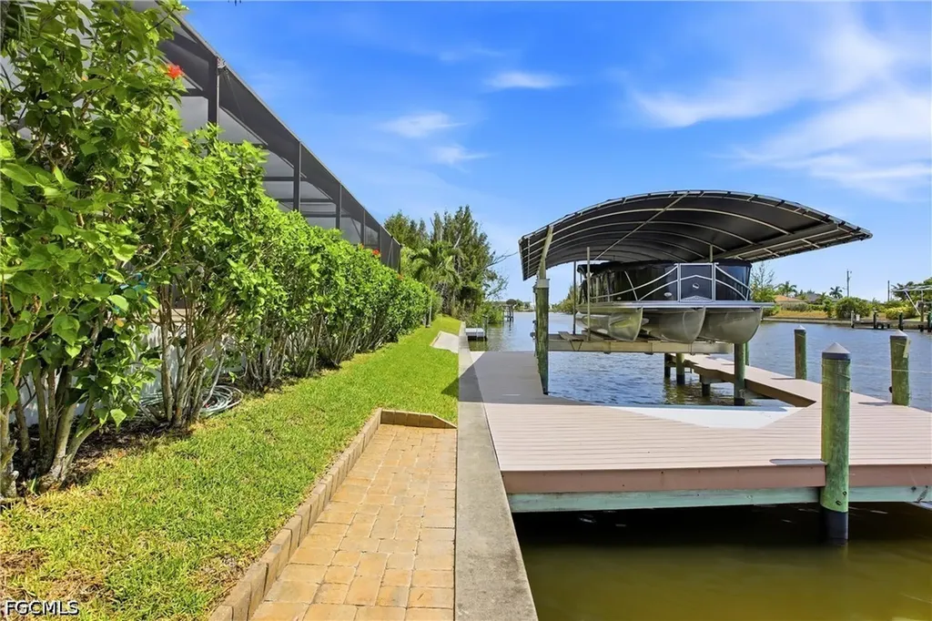 1720 Old Burnt Store Road N Cape Coral FL 33993