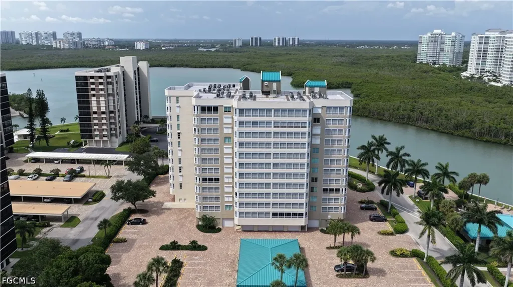 21 Bluebill Avenue Naples FL 34108
