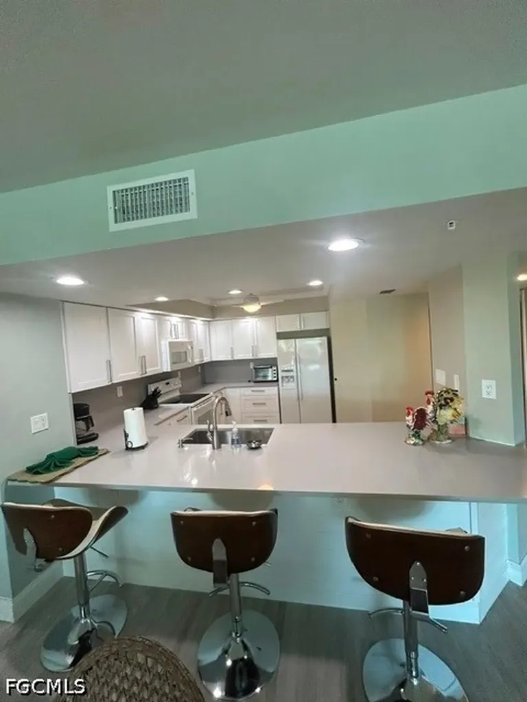 21 Bluebill Avenue Naples FL 34108
