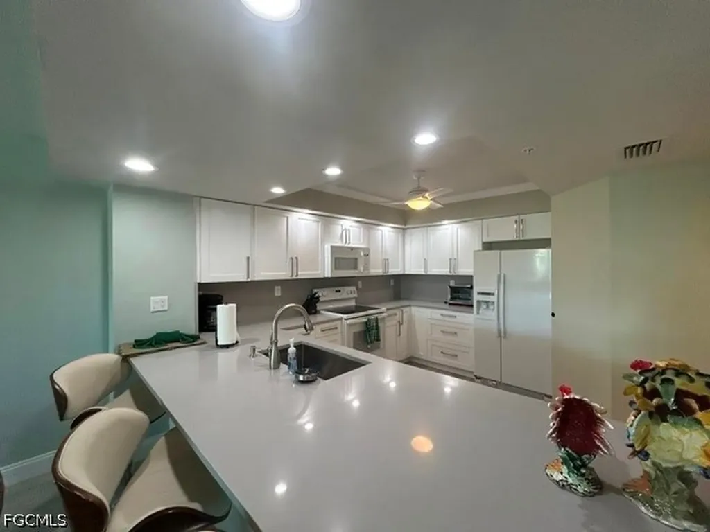 21 Bluebill Avenue Naples FL 34108