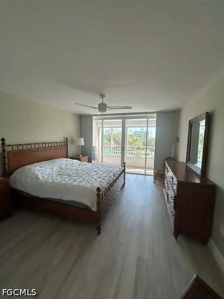 21 Bluebill Avenue Naples FL 34108