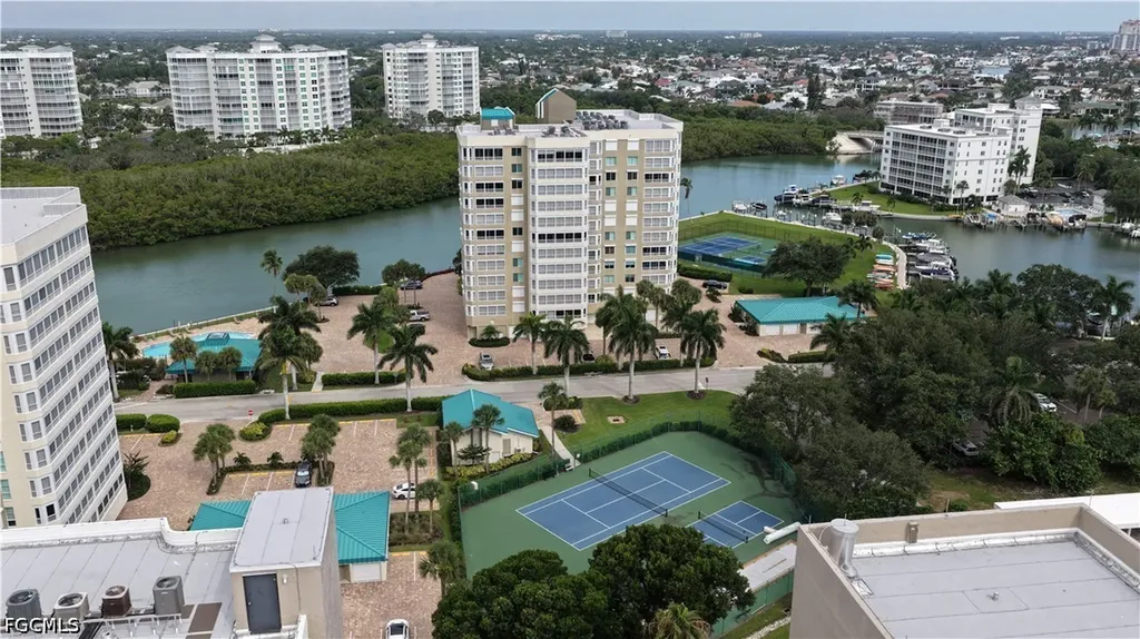 21 Bluebill Avenue Naples FL 34108