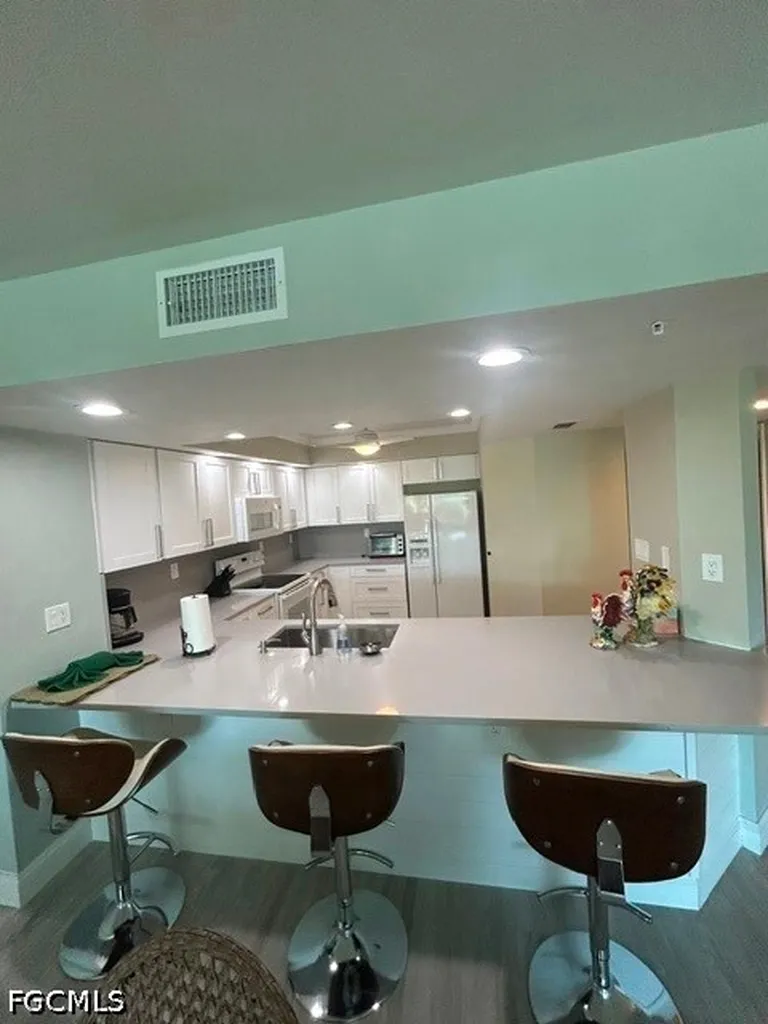 21 Bluebill Avenue Naples FL 34108